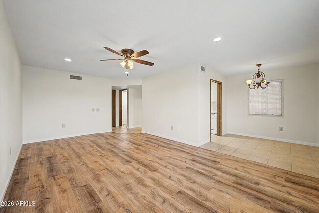 Building Photo - 13622 N 98th Ave