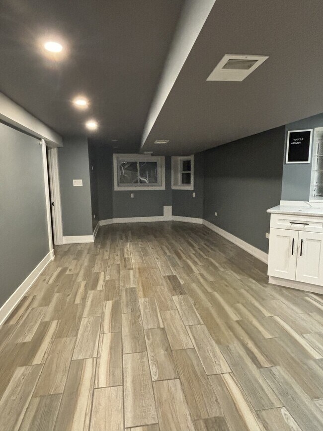 Foto del edificio - 2122 N. Keystone Ave