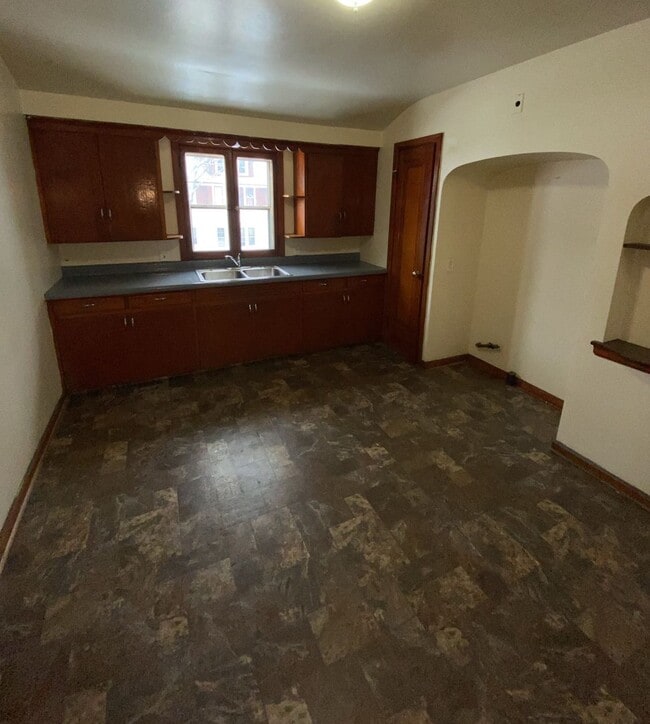 Building Photo - 2902 N 57th St