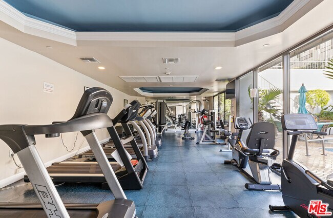 Foto del edificio - 10660 Wilshire Blvd