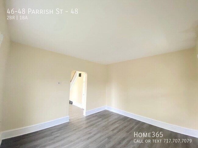 Building Photo - 2 BR 1 BA - Sunny/Cosy Half Double Duplex,...