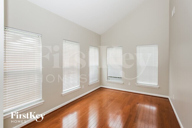 Foto del edificio - 1041 Canopy Dr