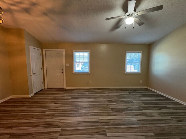 Foto del edificio - 136 Marlene Dr