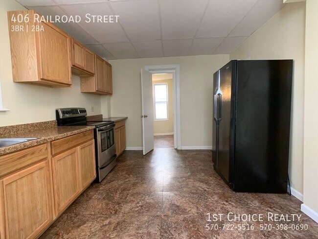 Foto del edificio - 406 Railroad St