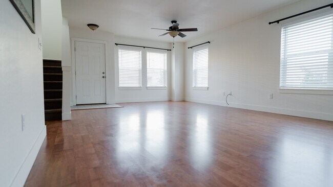 Building Photo - 3686 Paseo del Prado