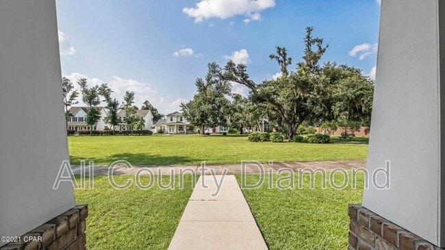 Building Photo - 4025 Riverside Dr
