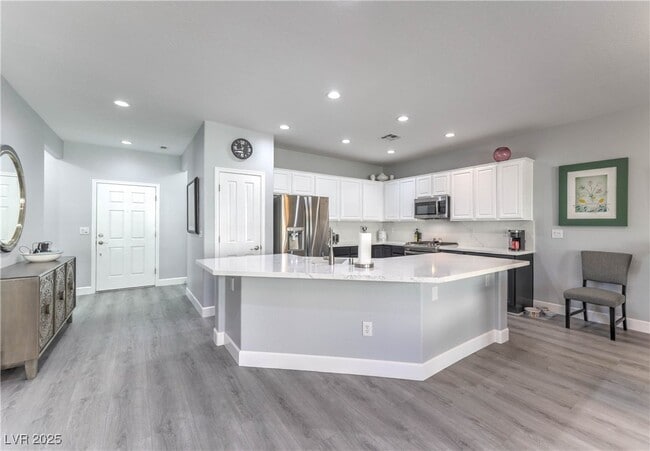 Building Photo - 2538 Venus Star St