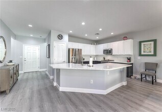 Building Photo - 2538 Venus Star St