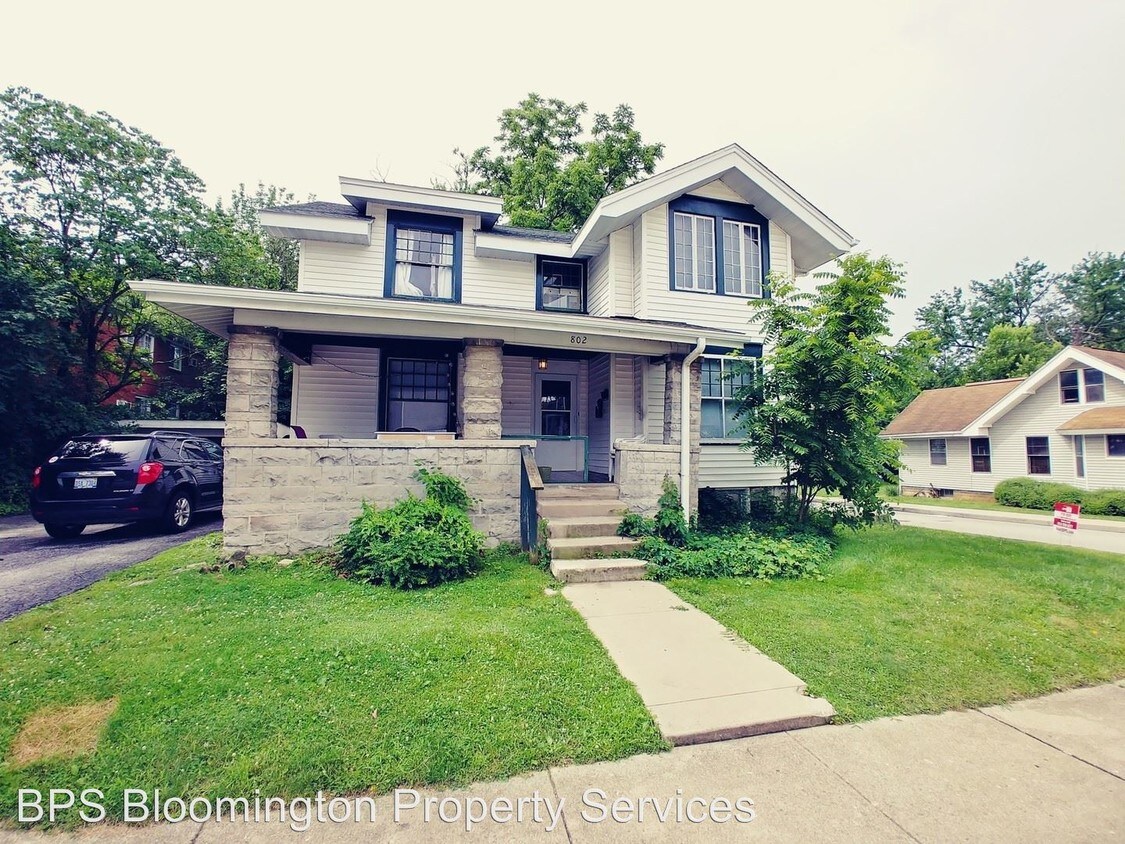 Primary Photo - 6 br, 2 bath Apartment - 802 E Hunter Ave