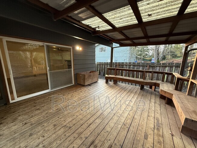 Foto del edificio - 2134 NW Watters St