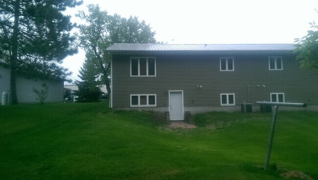 Foto del edificio - 1305 Mink Rd