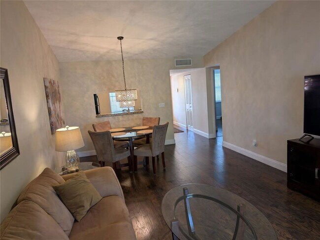 Building Photo - 3081 Holiday Springs Blvd
