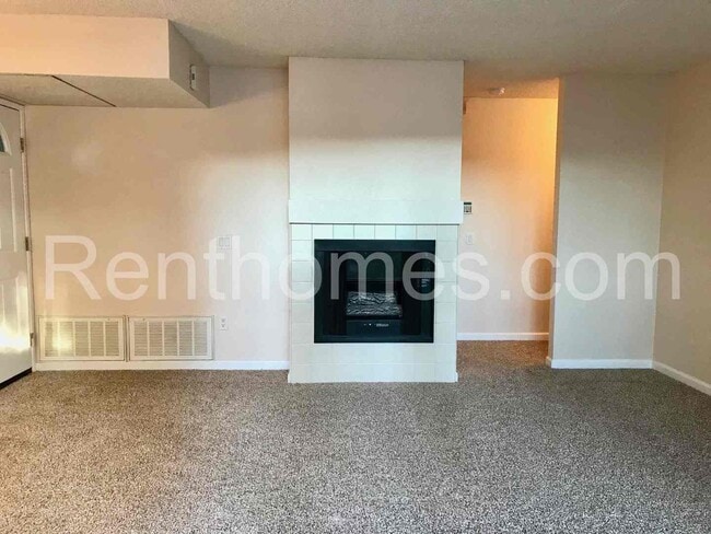Foto del edificio - Mira Mesa, 10628 Dabney Dr #163, All Appli...