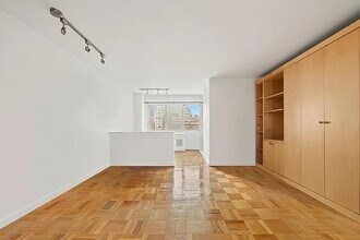 Building Photo - 69 W 9th St