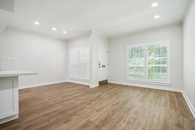 Foto del edificio - 6727 Belmont St