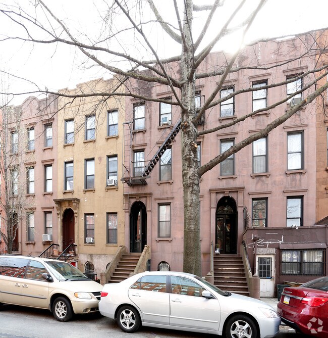 Foto del edificio - 547 Henry St