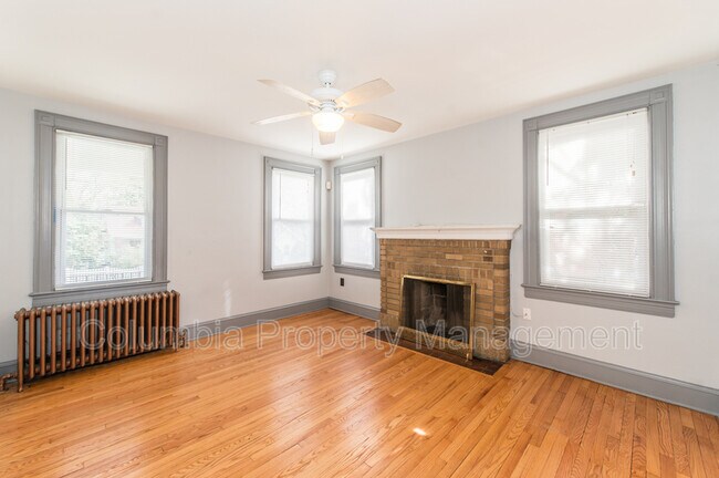 Building Photo - 4204 10th St NE