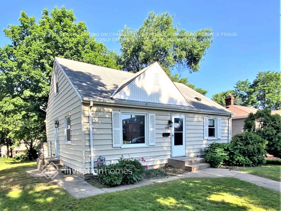 Primary Photo - 6616 5th Ave S
