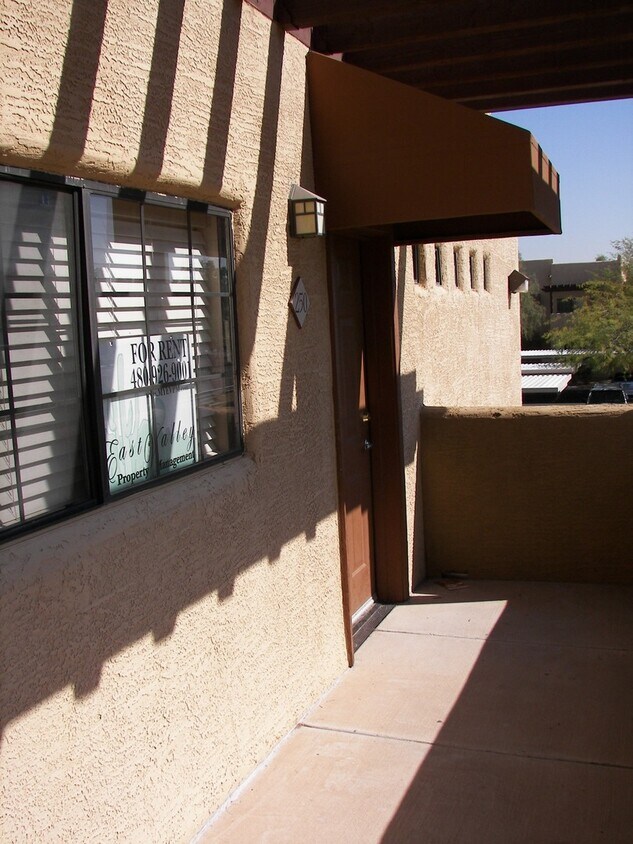 Primary Photo - GREAT CONDO NEAR FREEWAY ACCESS!