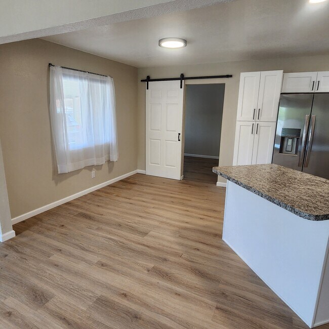 Foto del edificio - 448 San Pablo St SE