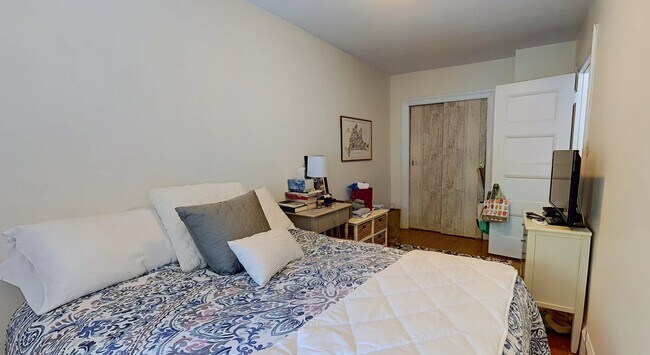 Foto del edificio - 1131 Beacon St