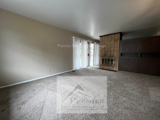 Foto del edificio - 312 Everett Dr