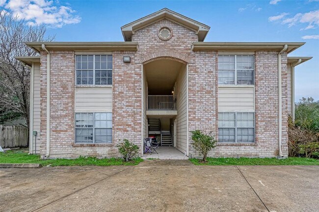 Building Photo - 10112 Emerald Gln Ln