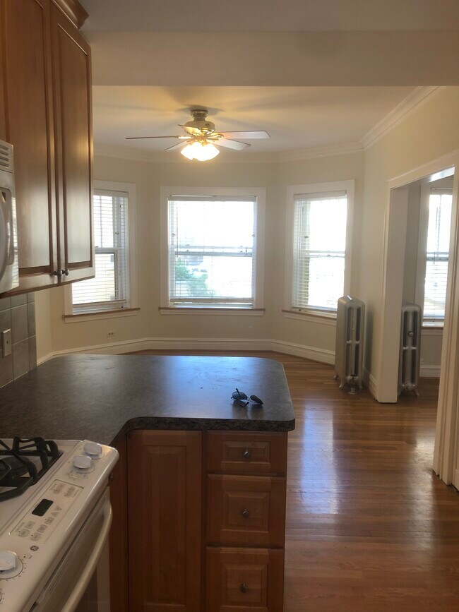 Foto del edificio - 4829 N Rockwell St