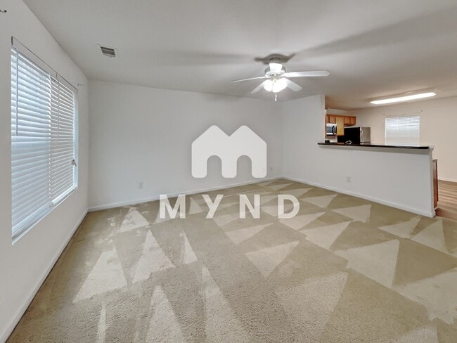 Foto del edificio - 990 Harbins Rd UNIT 4C