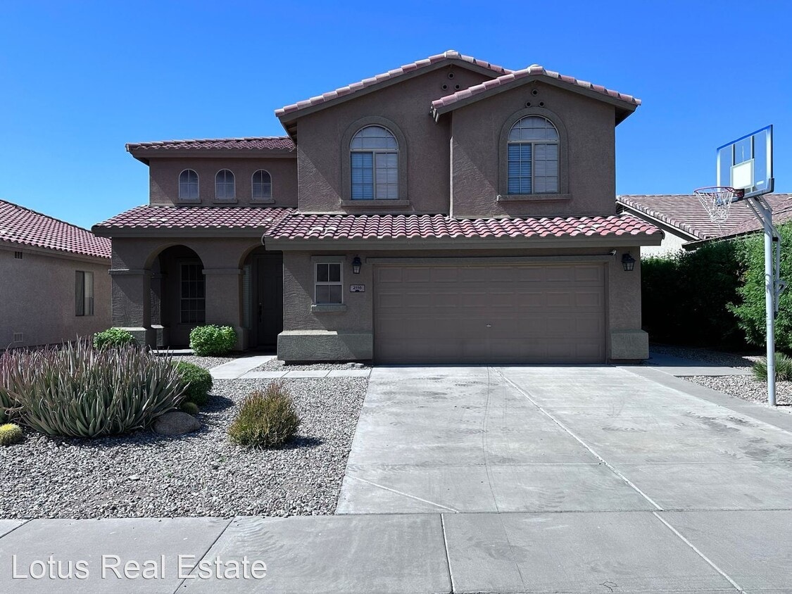 Primary Photo - 4 br, 2.5 bath House - 2116 W Spur Dr.