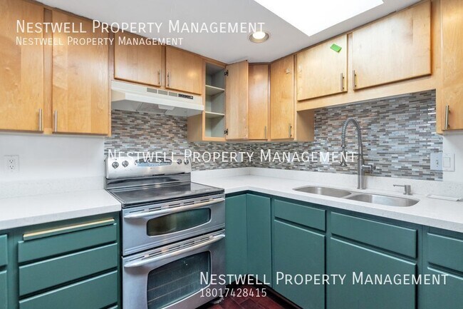 Foto del edificio - $250 OFF 1ST MONTH! Charming 3-bed Duplex ...