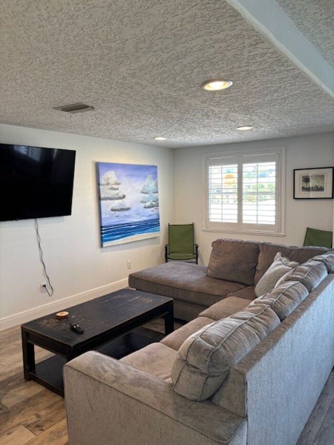 Building Photo - BEACH LIFE! 3/2 HOME FOR LEASE BEACHSIDE!
