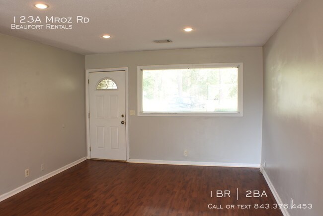 Building Photo - 123A Mroz Rd
