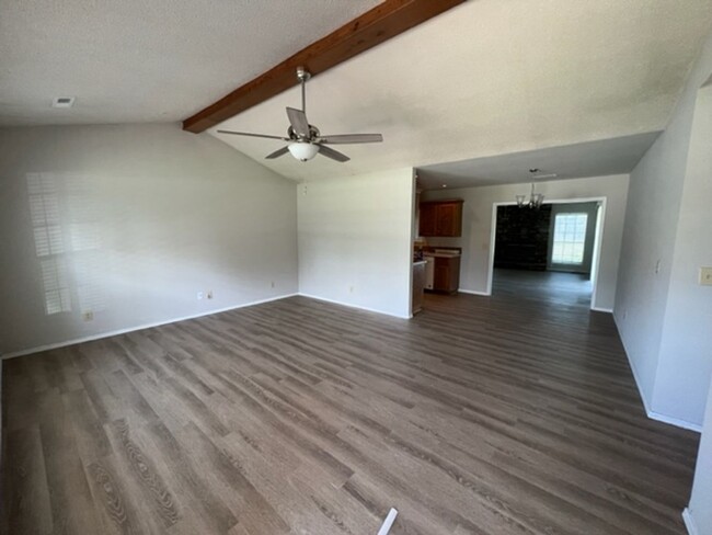 Building Photo - East of Fayetteville, COUNTRY HOME!! LAWN ...