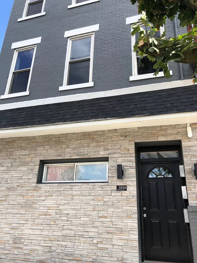 Gorgeous & Modern Exterio - 5316 Butler St