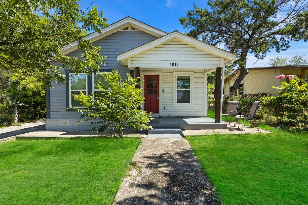Foto principal - Fully renovated home close to downtown