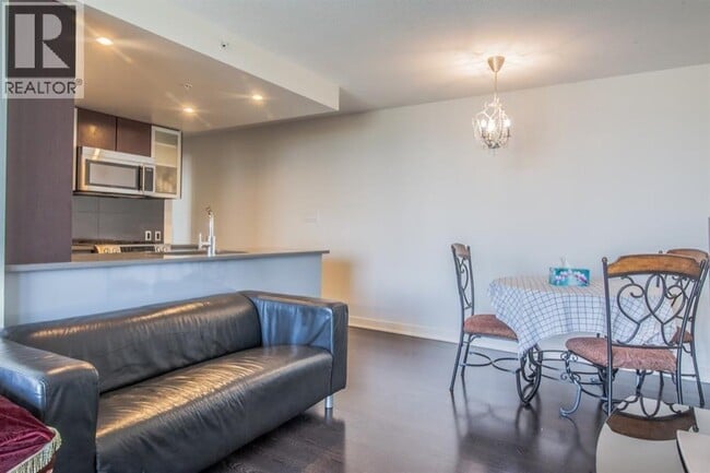 Building Photo - 7080 No. 3 Road