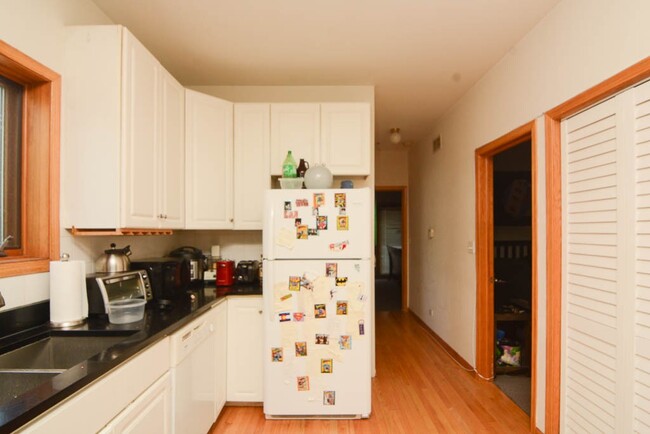 Foto del edificio - 1351 N Wolcott Ave