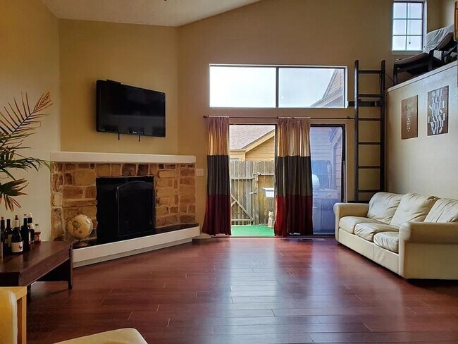 Foto del edificio - Charming 3BR Townhome in Denver