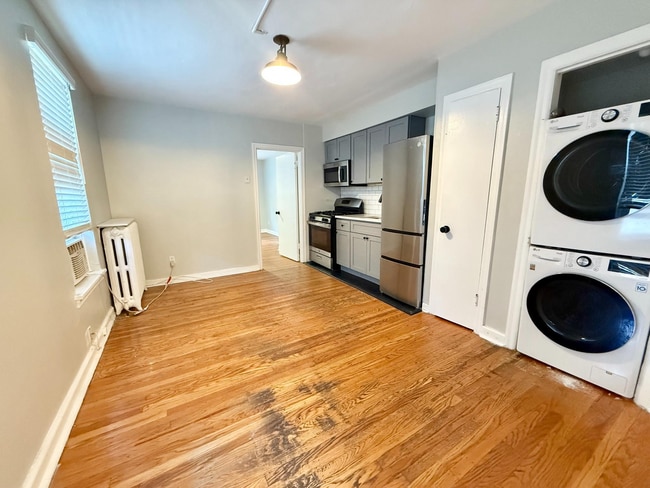 Building Photo - 623-25 Pine St