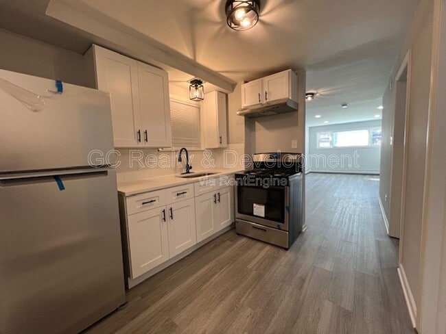 Building Photo - 1233 Kenilworth Ave