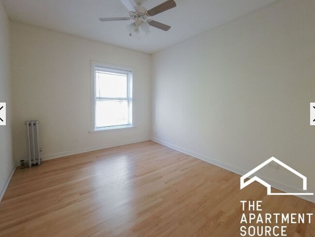 Building Photo - 3916 N Pine Grove Ave