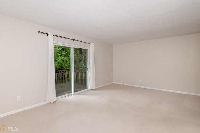 Foto del edificio - 3077 Reeves St