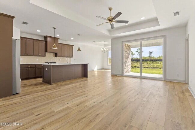 Foto del edificio - NEWLY CONSTRUCTED - 4 bedroom