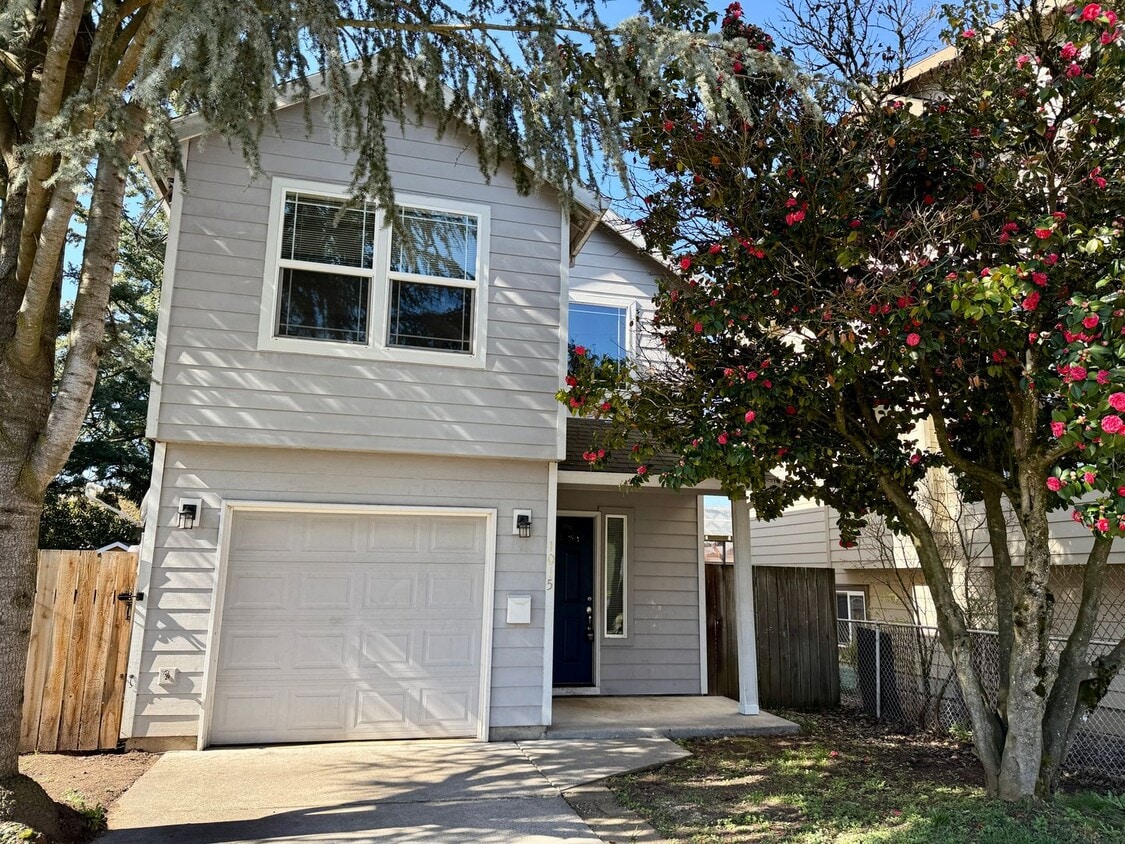 Photo - 1015 NE 75th Ave.