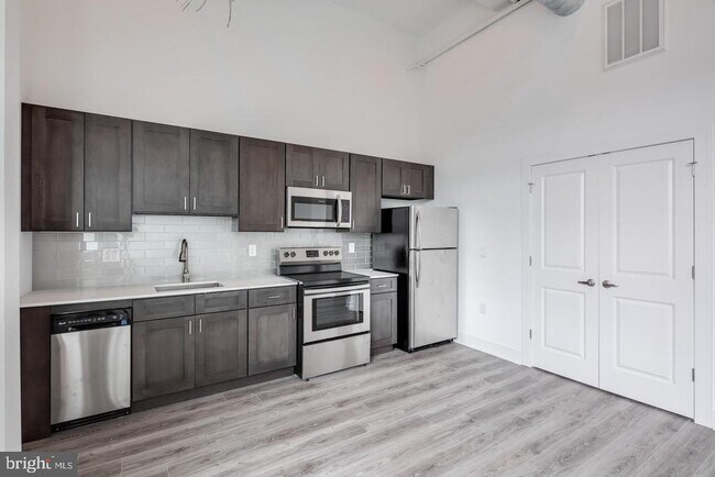 Building Photo - 1705 Jackson St