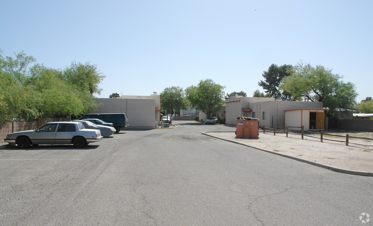 Primary Photo - 4th Ave Property