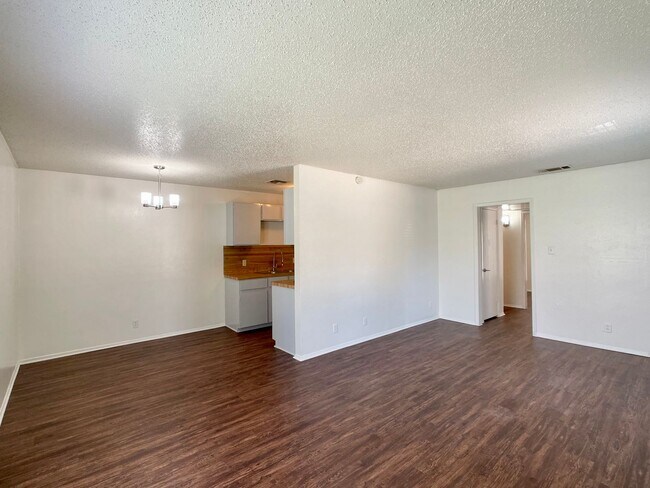 Foto del edificio - Upgraded 2/1 in South Austin