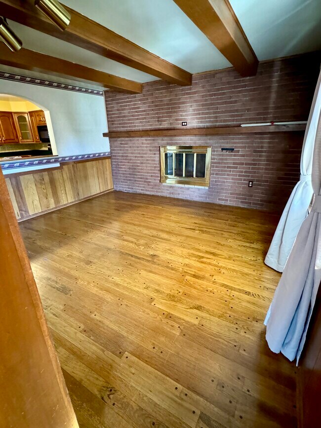 Building Photo - 229 Osceola Dr