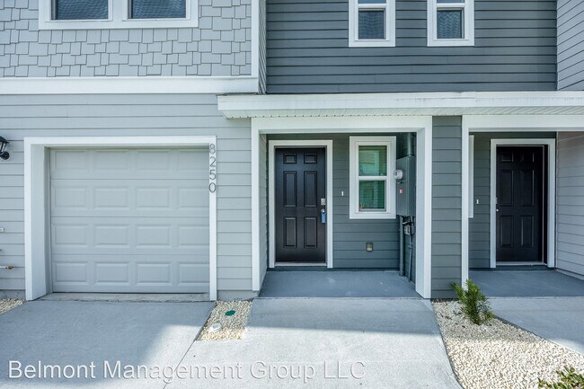 Building Photo - 3 br, 2.5 bath House - 8250 SW 67th Avenue